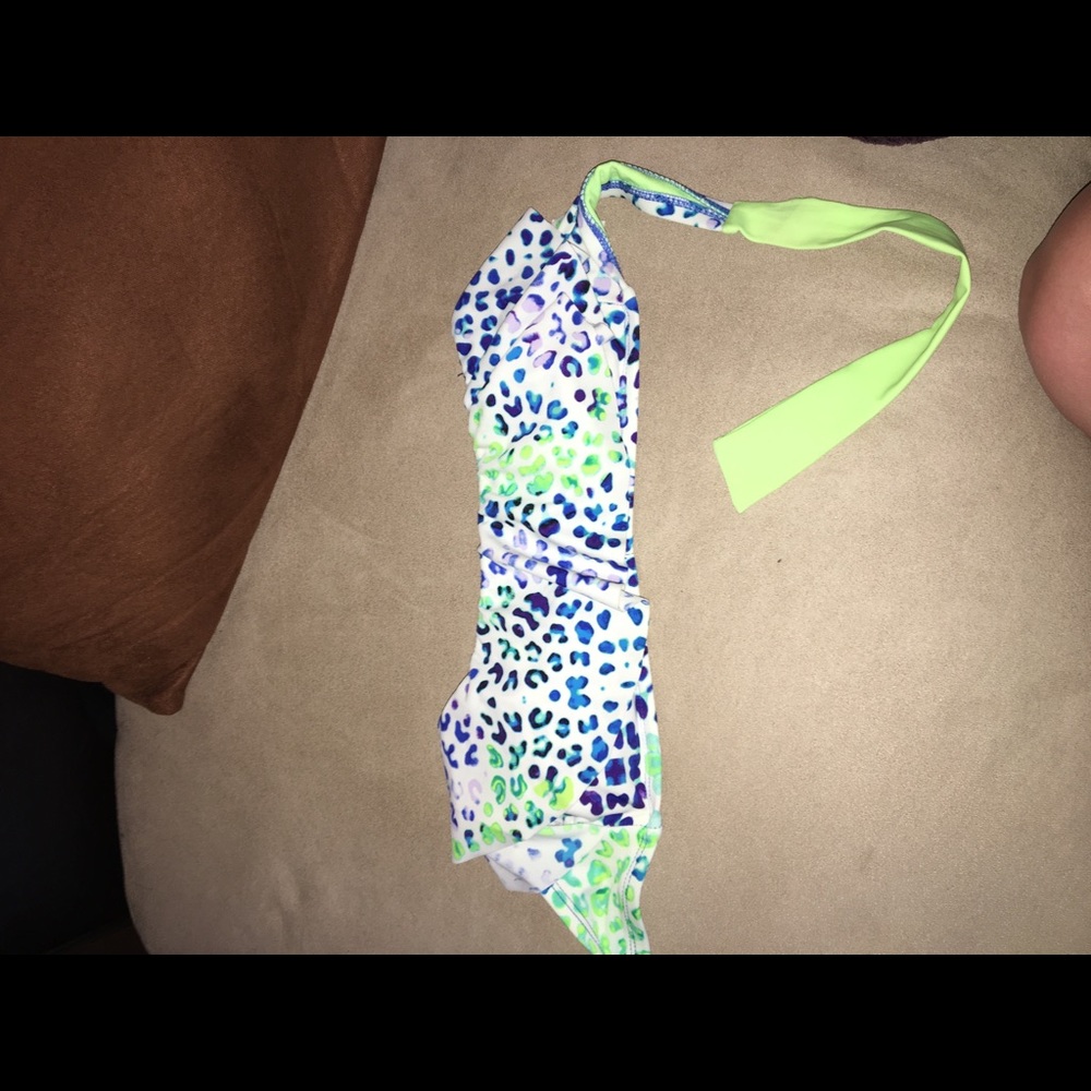 Strapless swim suit